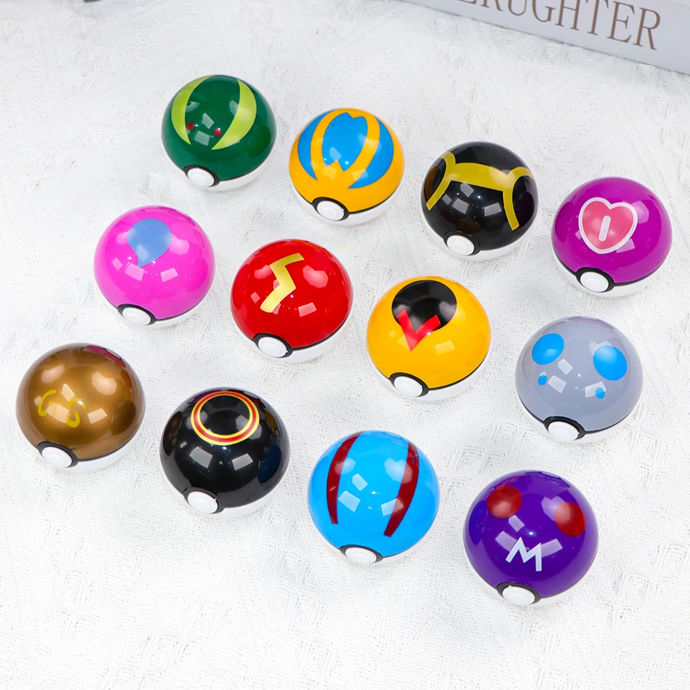 12 Pezzi Poké Ball Pikachu Act - Vinyl Figure Blank recensione e prezzo