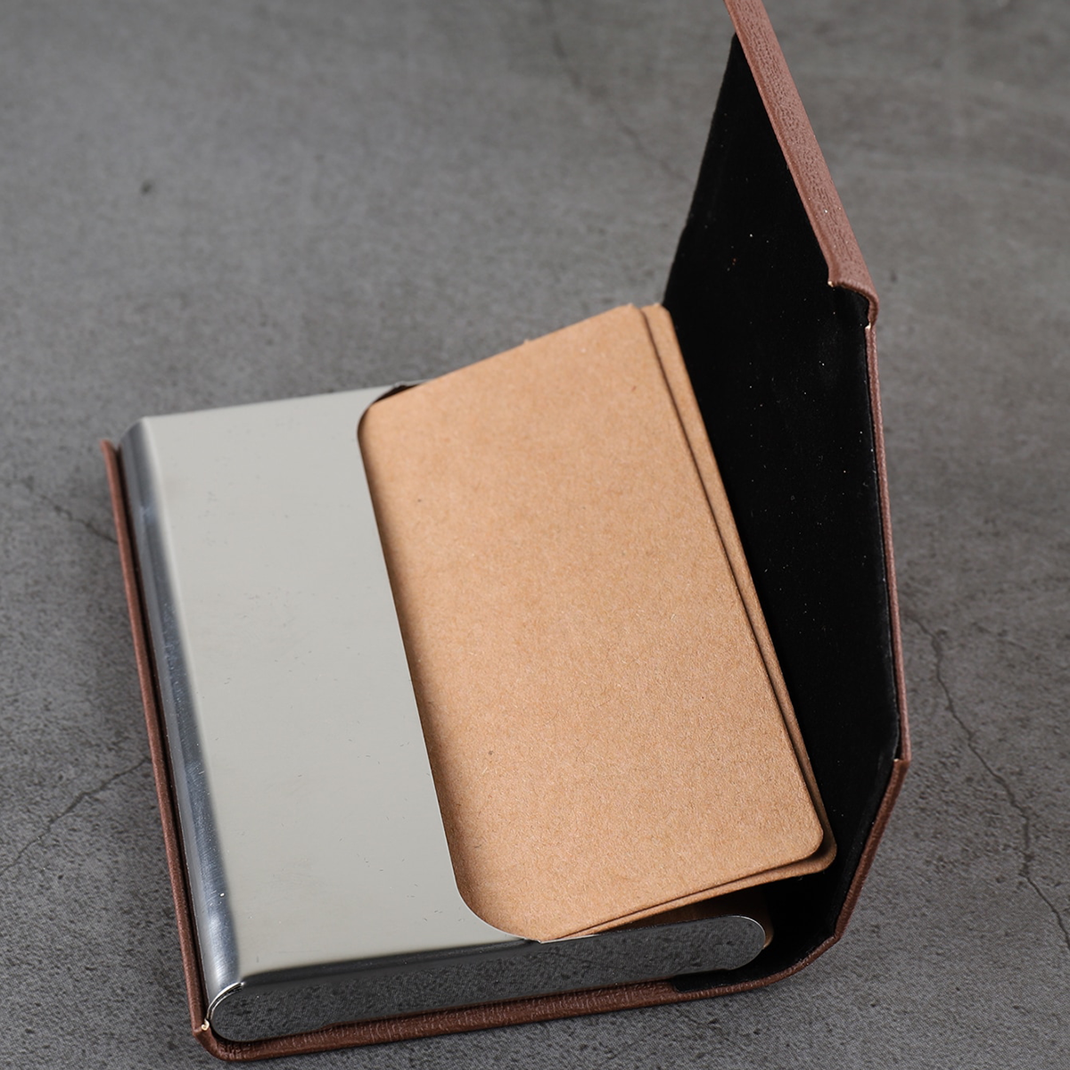 Porta biglietti da visita Port - Card Top Loader recensione e prezzo