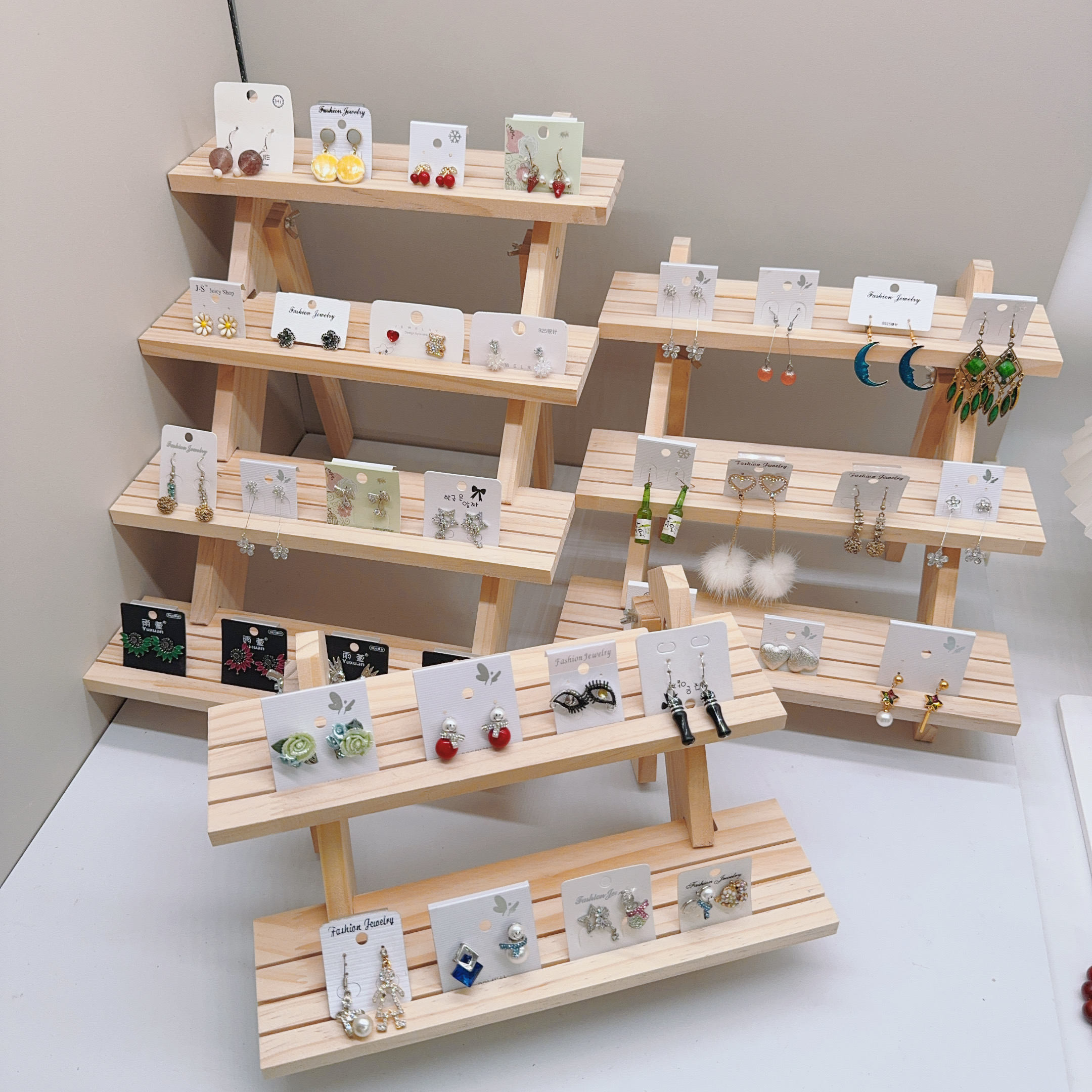 Supporto per perno dell'orecch - Display Risers Set recensione e prezzo